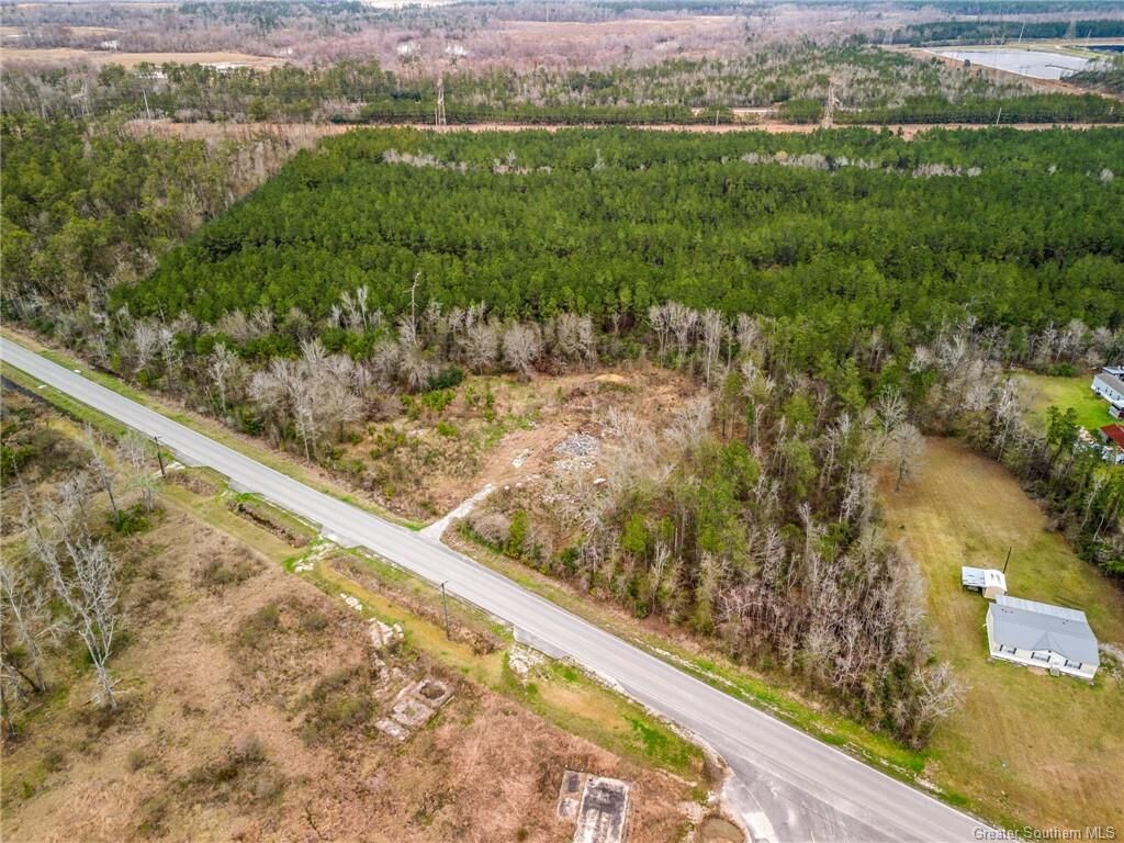 Property Photo:  3932 W Houston River Road W  LA 70669 