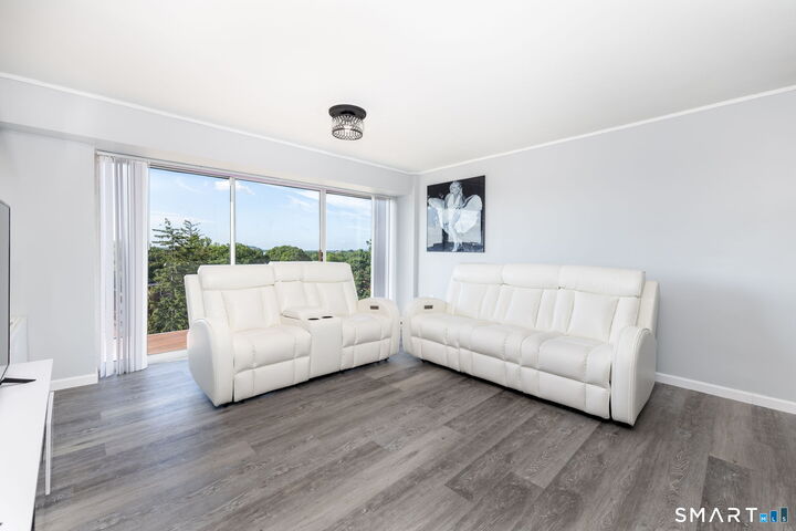 Property Photo: 30 Woodland Street 9L CT 06105
