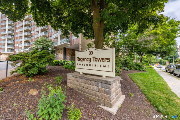 Property Photo:  30 Woodland Street 9M  CT 06105 