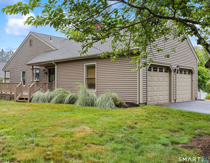 Property Photo: 2 Saxon Woods Court CT 06410