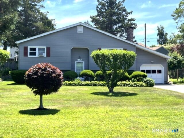 Property Photo:  122 Black Point Road  CT 06357 