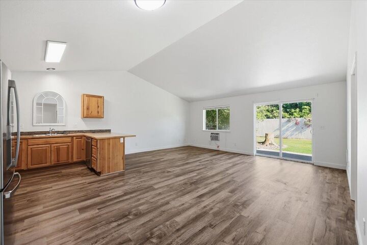 Property Photo: 1710 N Bessie Ln 1712 WA 99212