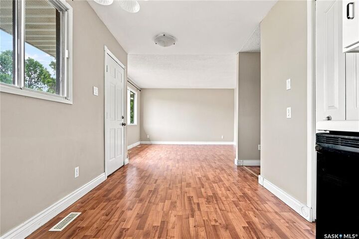 Property Photo: 457 Meighen Crescent SK S7L 5H3