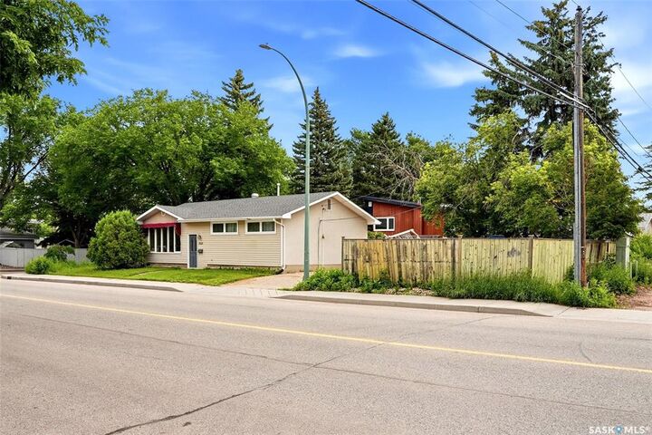 Property Photo: 3325 29th Avenue SK S4S 2P1