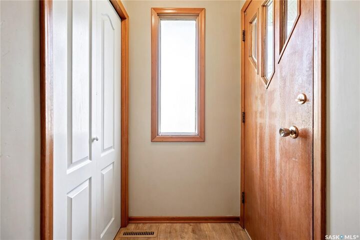 Property Photo:  2124 Elliott Street  SK S4N 3H2 