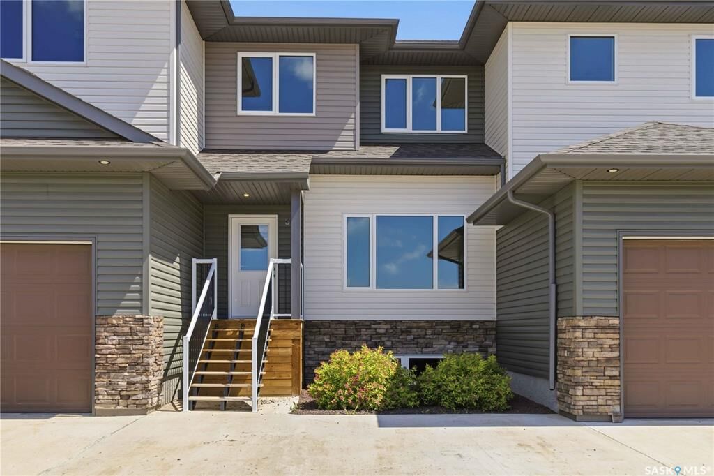 Property Photo:  301 Centennial Road 32  SK S0K 1X0 