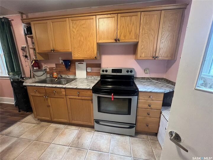 Property Photo: 1936 Broder Street SK S4N 3S1