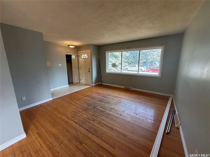 Property Photo: 68 Wentworth Crescent SK S7L 4A9