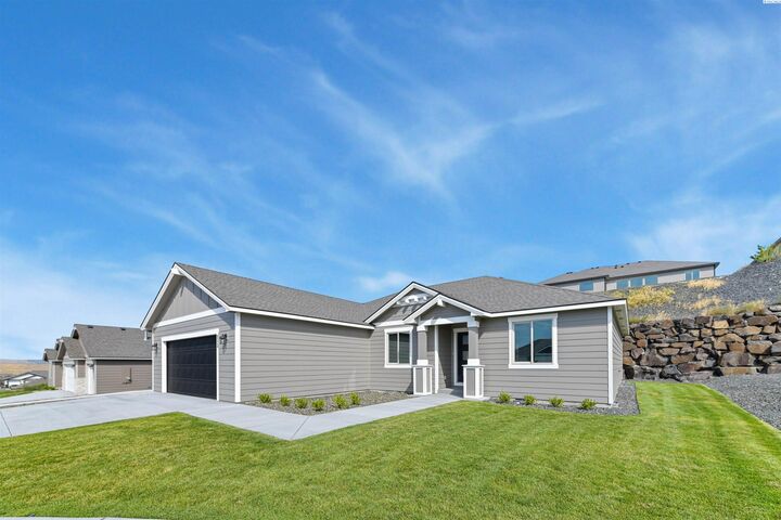 Property Photo: 6520 W 29th Ct WA 99338