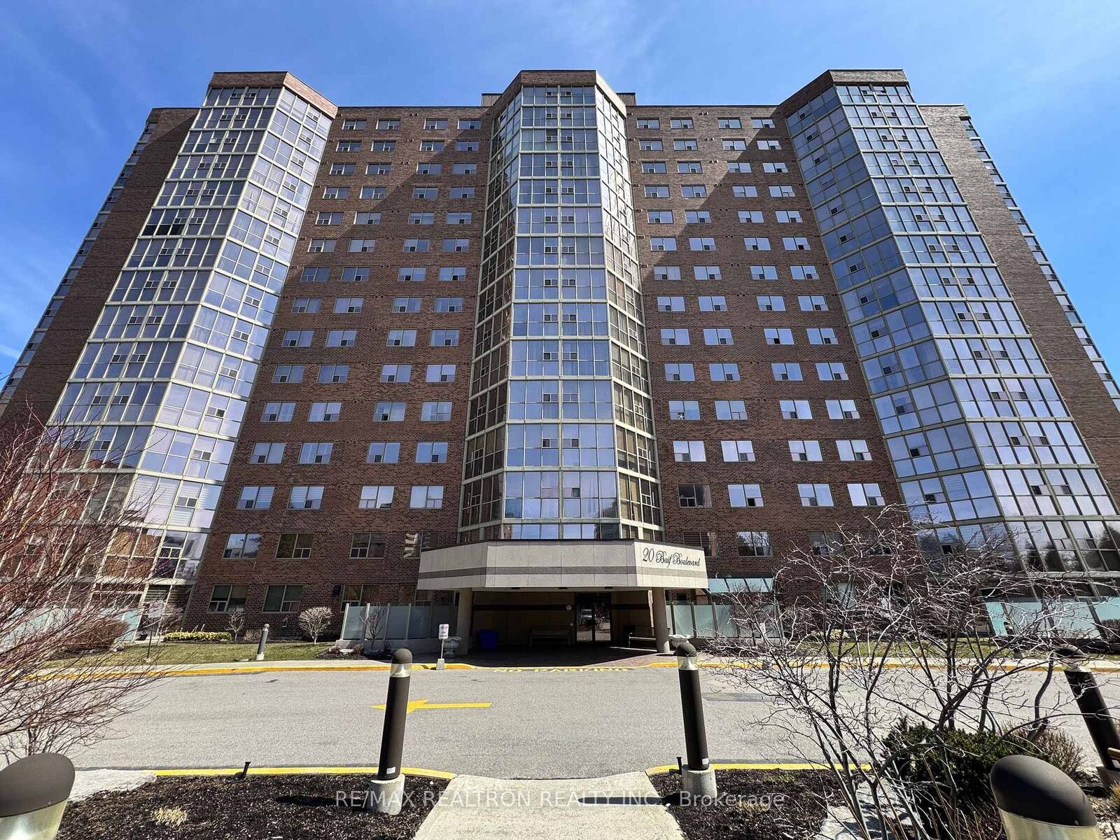 Property Photo: 20 Baif Boulevard 705 ON L4C 8T1