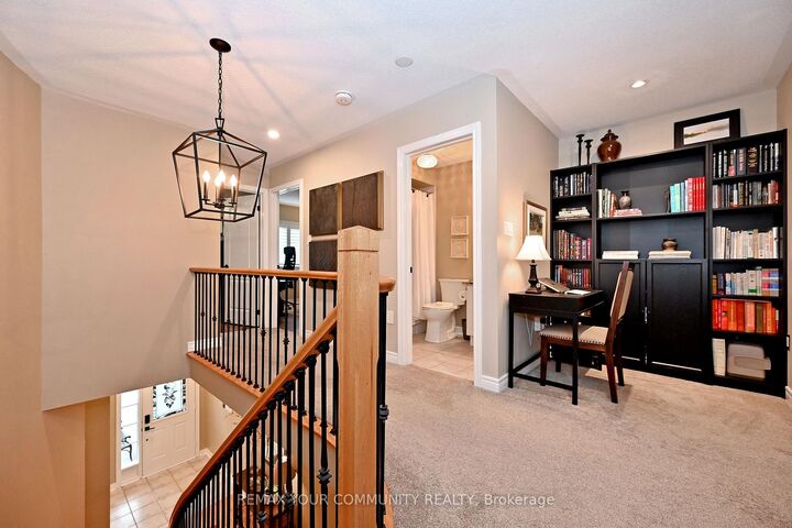 Property Photo: 8 Townwood Drive 4 ON L4E 4X9