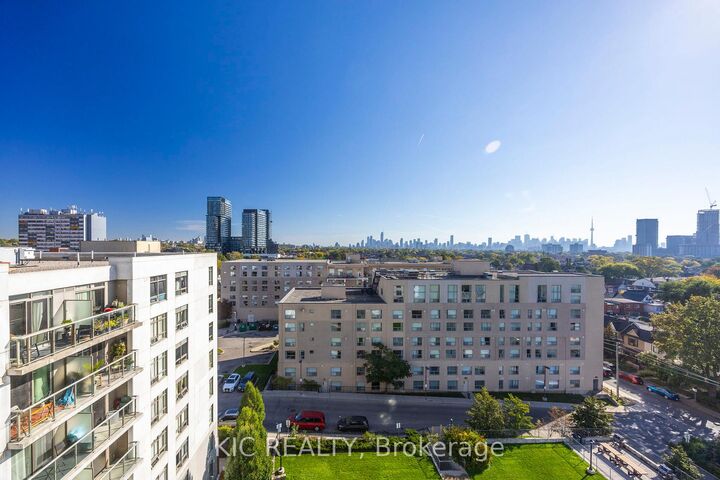 Property Photo: 812 Lansdowne Avenue 901 ON M6H 4K5