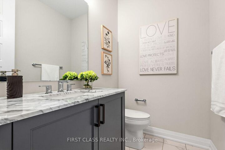 Property Photo: 15 Kenneth Campbell Court ON L4G 5Z4
