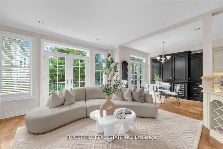 313 Broadway Avenue — photo 1