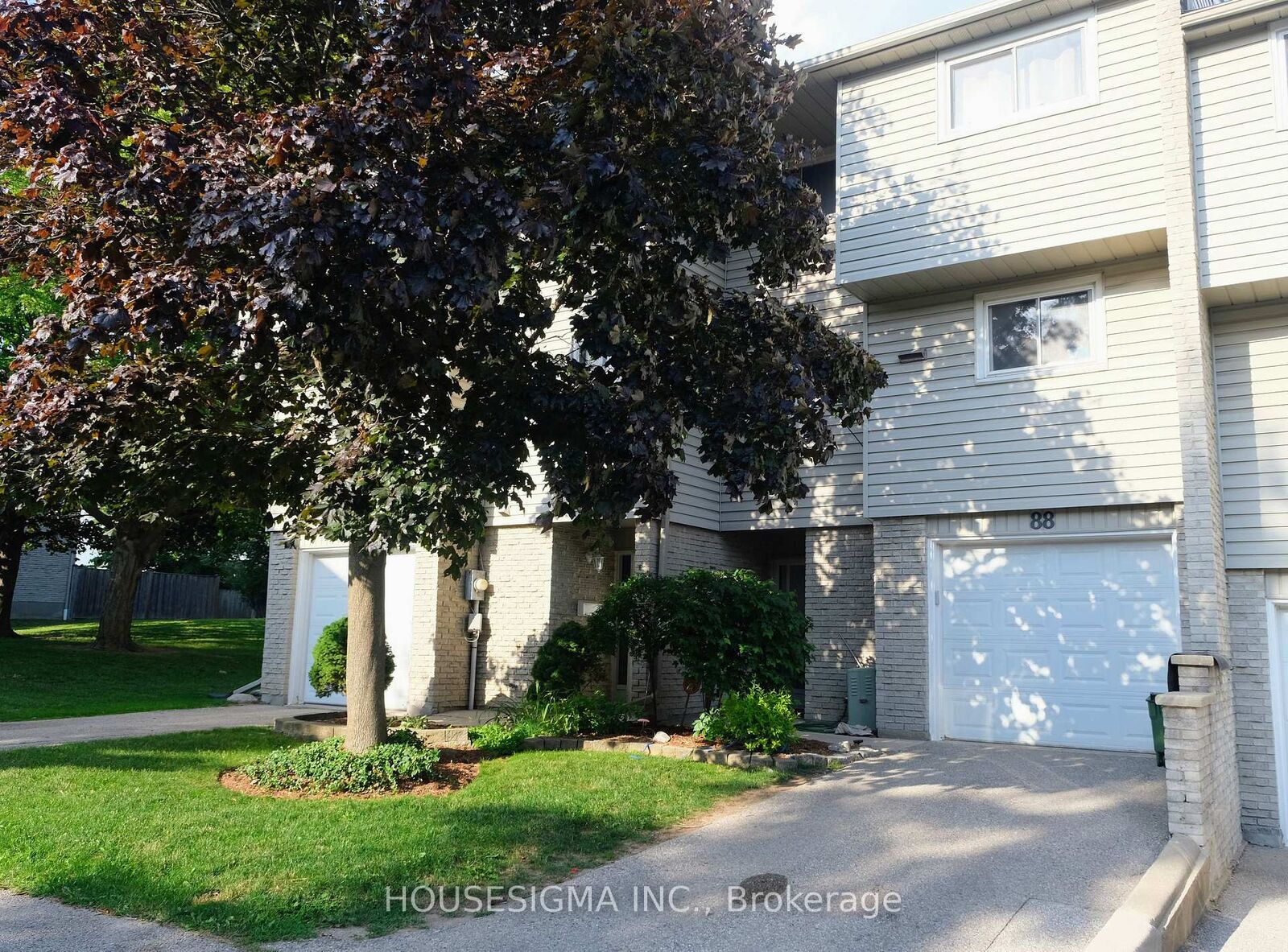 Property Photo:  159 Sandringham Crescent 88  ON N6C 5A9 