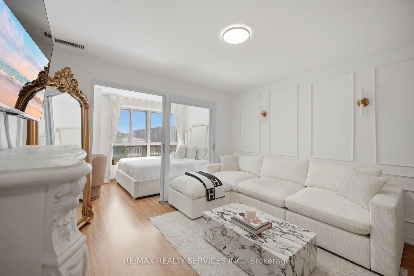 Property Photo:  15 Maplewood Avenue 310  ON M6C 4B4 