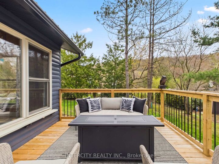 Property Photo:  1052 Cove Road 3  ON L0B 1M0 