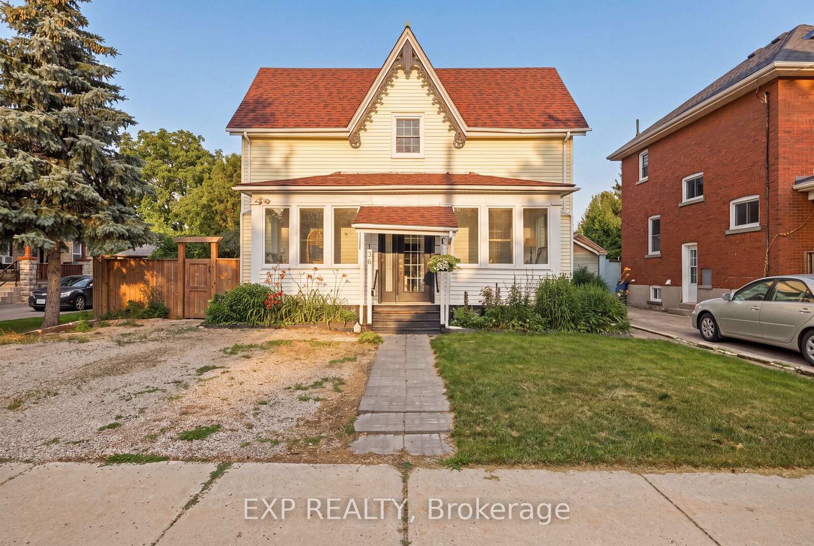 Property Photo:  136 Falstaff Street  ON N5A 3T5 