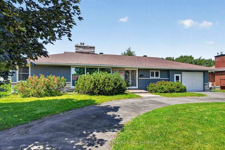 Property Photo:  1215 Princess Street  ON K6J 1S2 