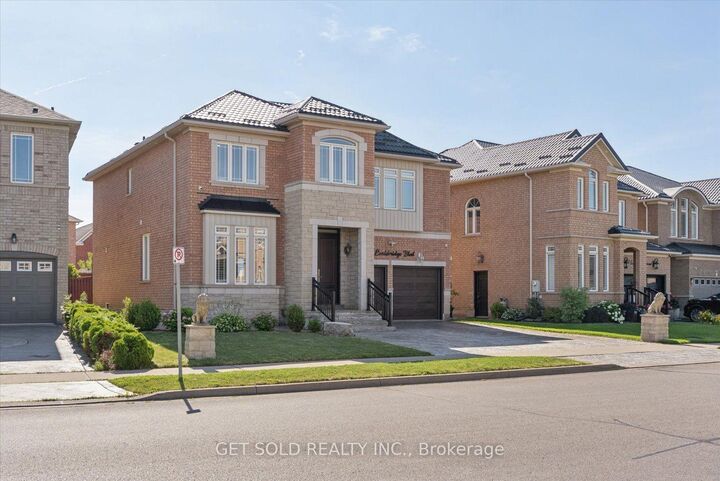 Property Photo:  135 Earlsbridge Boulevard  ON L7A 3T7 