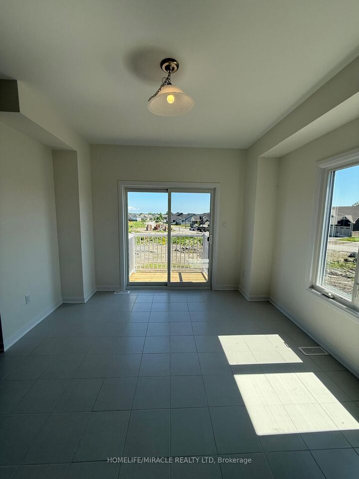 Property Photo: 95 Royal Oak Crescent ON K0H 1G0