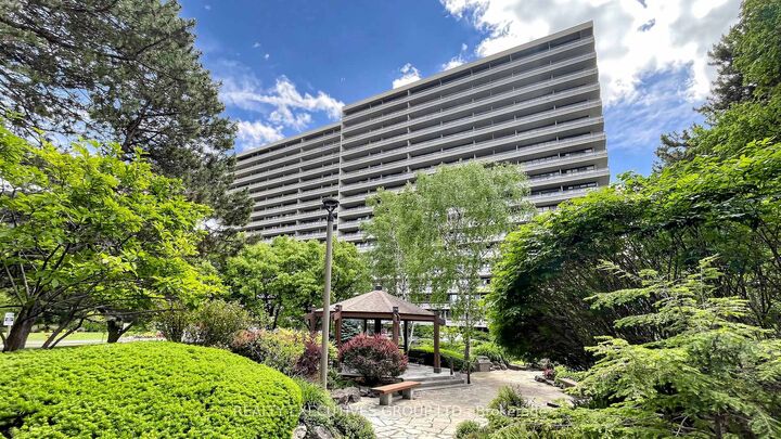 8111 Yonge Street 206 — photo 1