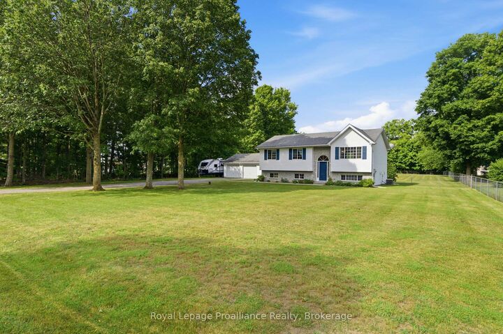 Property Photo:  41 Bay Street  ON K0K 2V0 