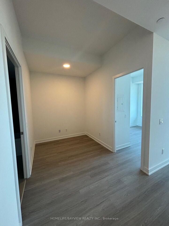 Property Photo: 8188 Yonge Street 622 ON L4J 1W5