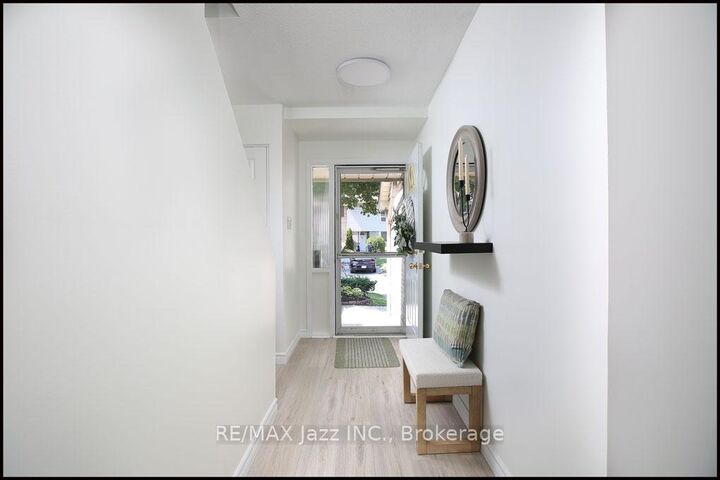 Property Photo: 611 Galahad Drive 90 ON L1K 1M1