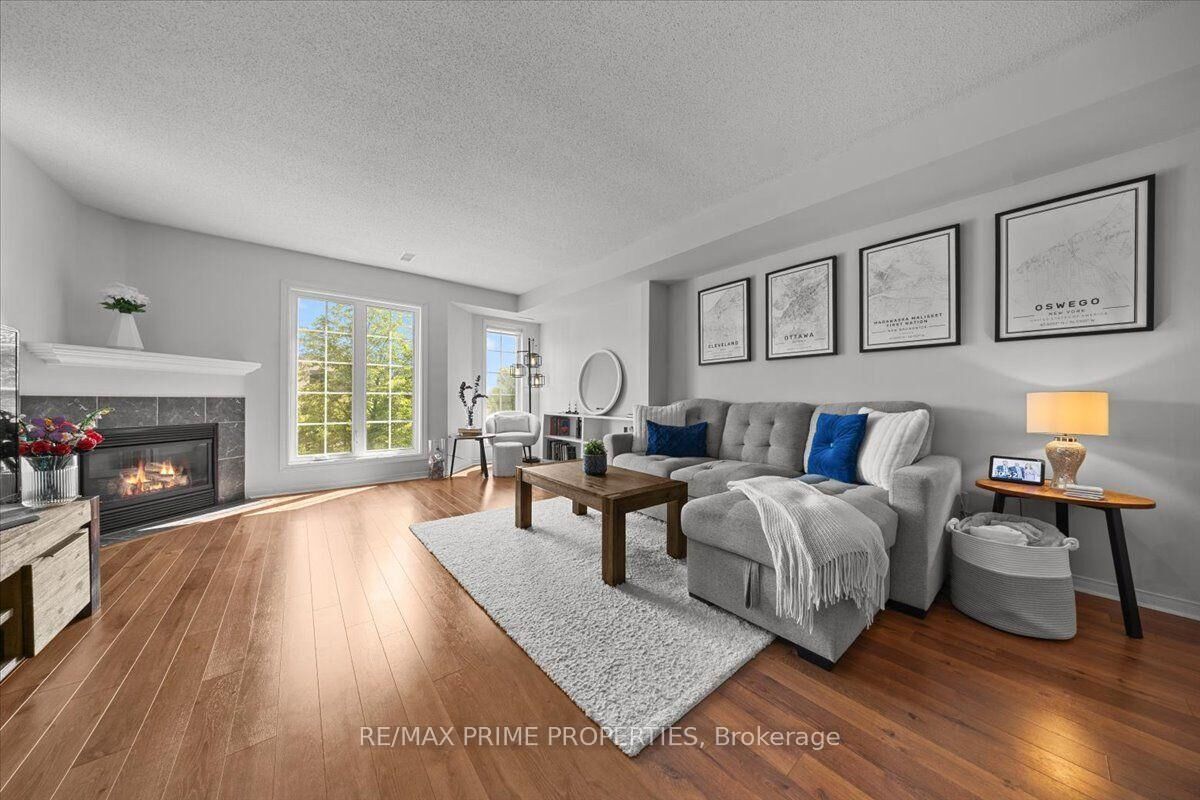 Property Photo:  793 Longfields Drive  ON K2J 5N2 