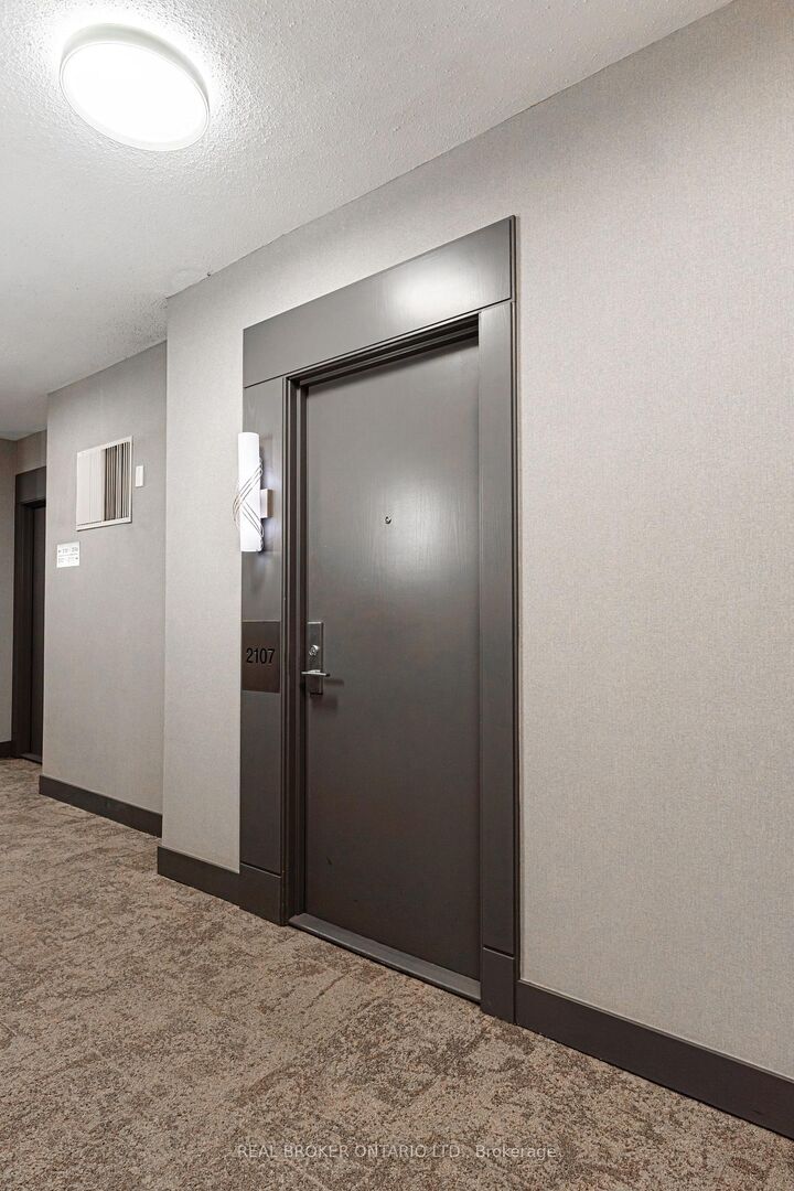 Property Photo:  90 Absolute Avenue 2107  ON L4Z 0A3 
