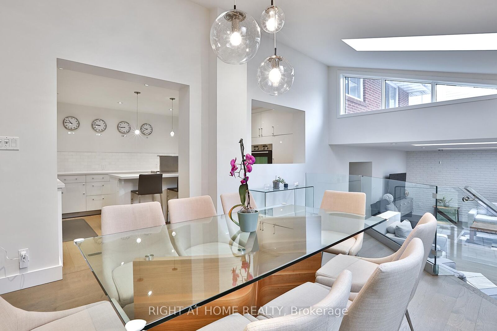 Property Photo:  34 Scarcliff Gardens  ON M1E 2A2 