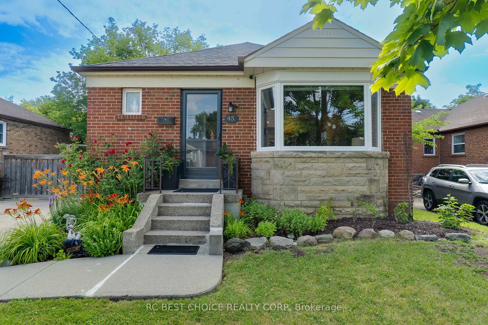 Property Photo:  45 Mayall Avenue Lower  ON M3L 1E7 
