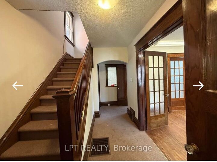 Property Photo:  322 Waverley Street  ON K2P 0W3 