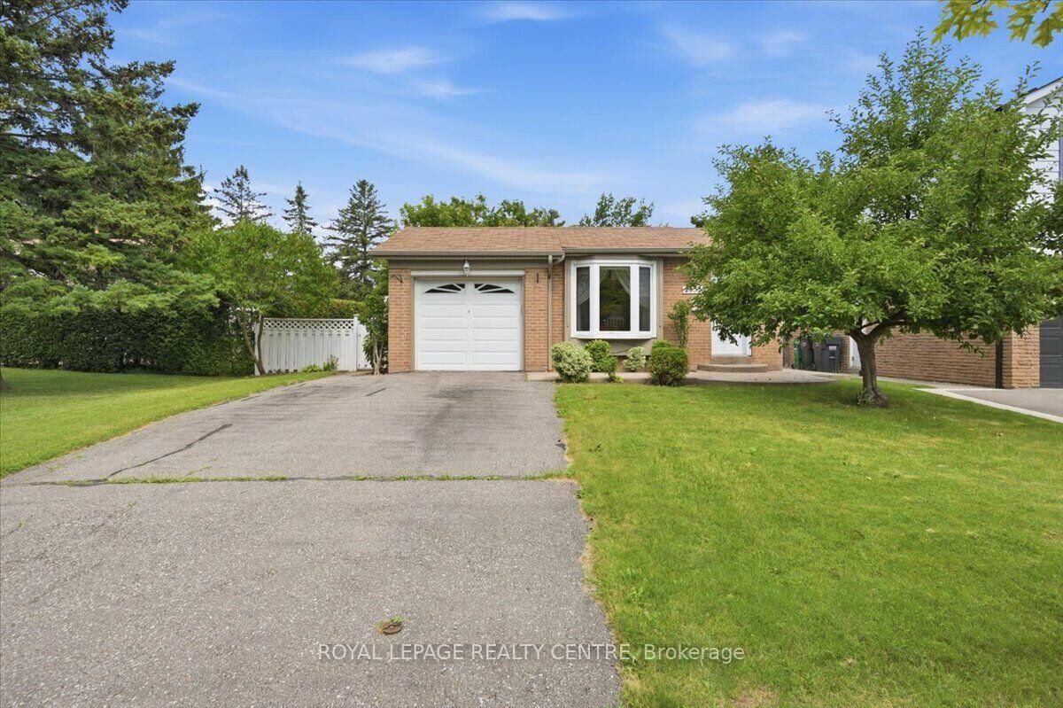 Property Photo: 2555 Windjammer Road ON L5L 1H7