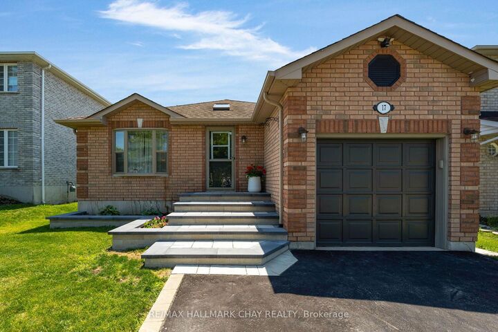 Property Photo:  17 Benjamin Lane  ON L4N 0S3 
