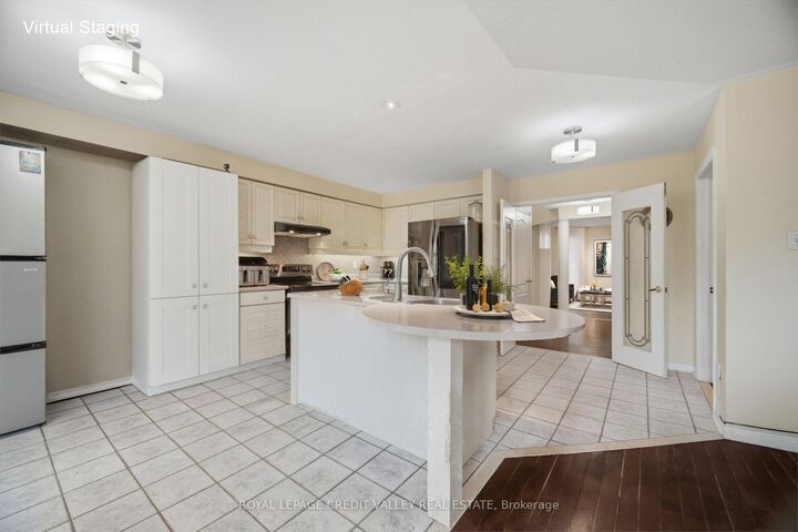 Property Photo: 5 Porchlight Road ON L6X 4S3