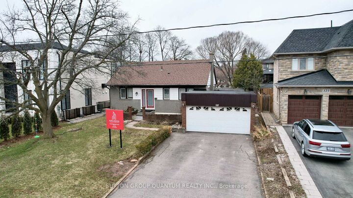 Property Photo: 127 Mayfield Drive N ON L6H 1K6