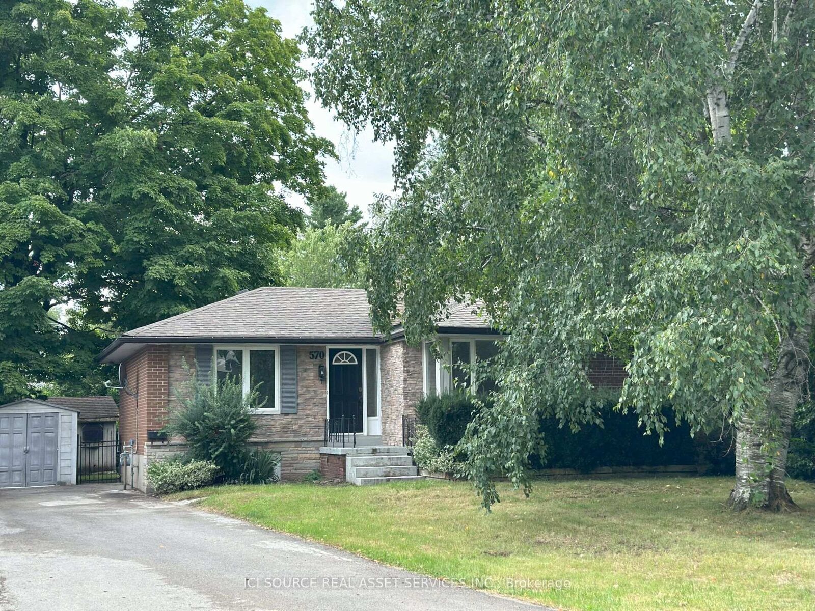 Property Photo: 570 Wingrove Crescent ON L6L 4R6