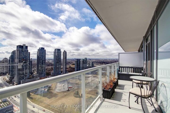 Property Photo: 56 Annie Craig Drive 3204 ON M8V 0C5