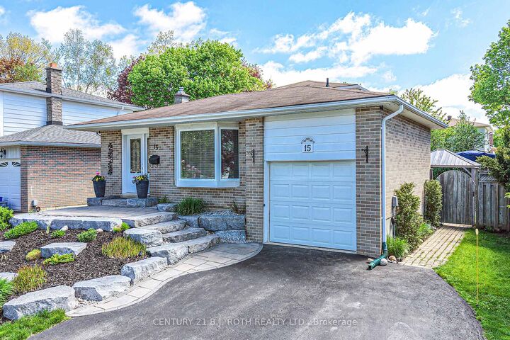 Property Photo:  15 Glenecho Drive  ON L4M 4J2 