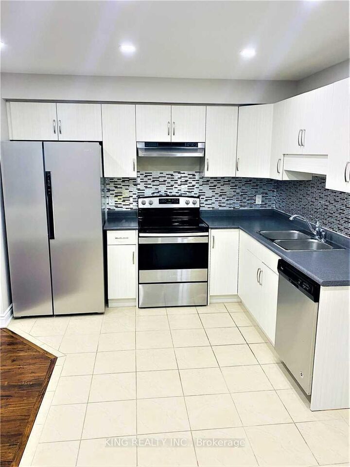 Property Photo: 285 Silverwood Avenue ON L3C 0B7