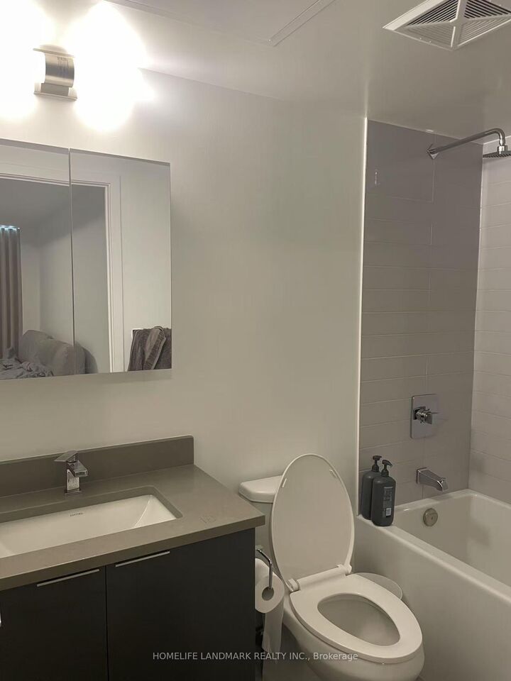 Property Photo:  2033 Kennedy Road 3005  ON M1T 0B9 