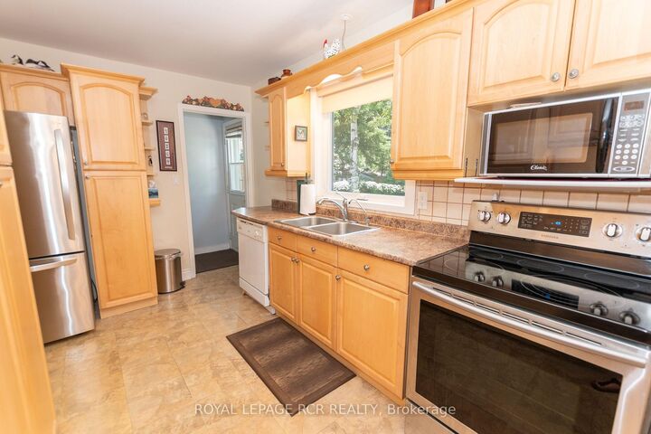 Property Photo:  63 Maple Crescent  ON L9W 1X6 