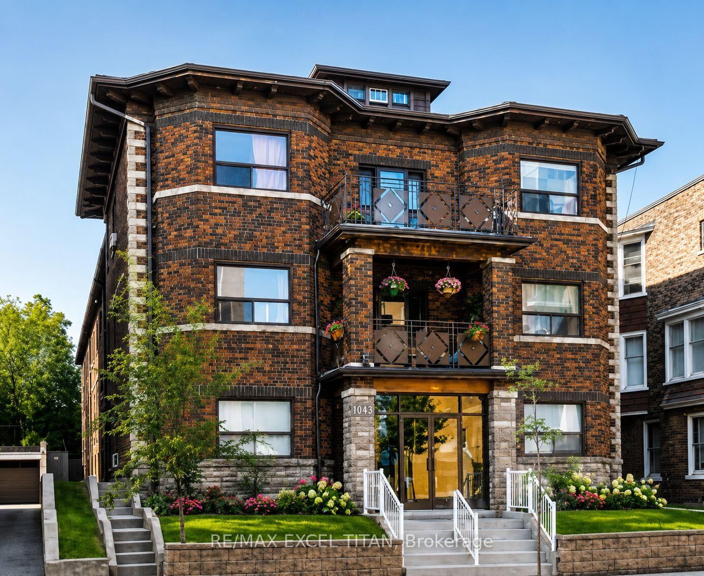 Property Photo:  1643 Bloor Street W 208  ON M6P 1A6 