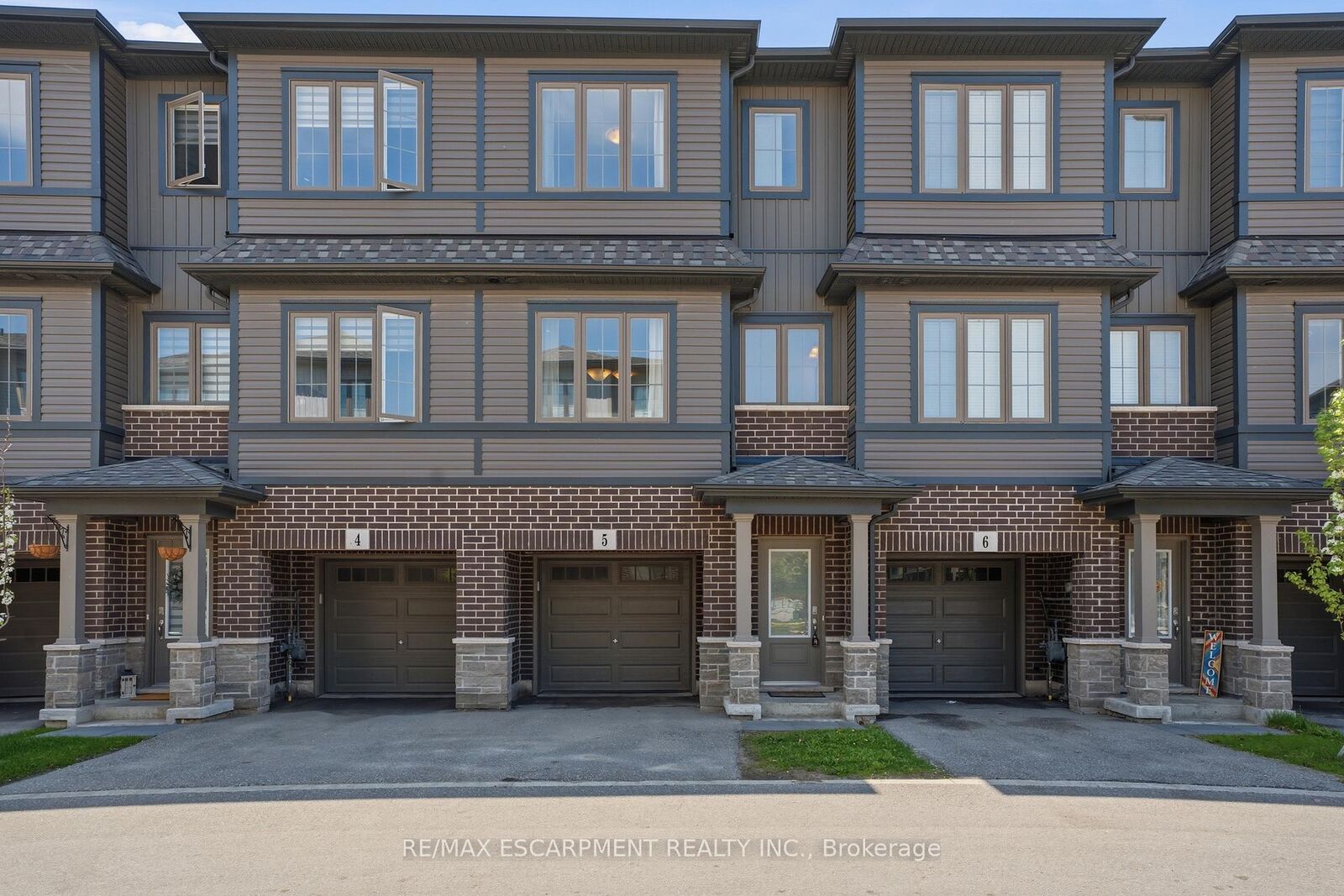 Property Photo: 124 Compass Trail 5 ON N3E 0E3