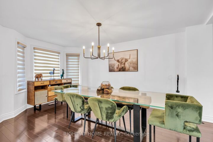 Property Photo: 4345 Romfield Crescent ON L5M 4L4