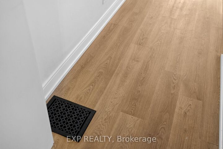 Property Photo:  118 Cathcart Street N  ON L8L 5A2 