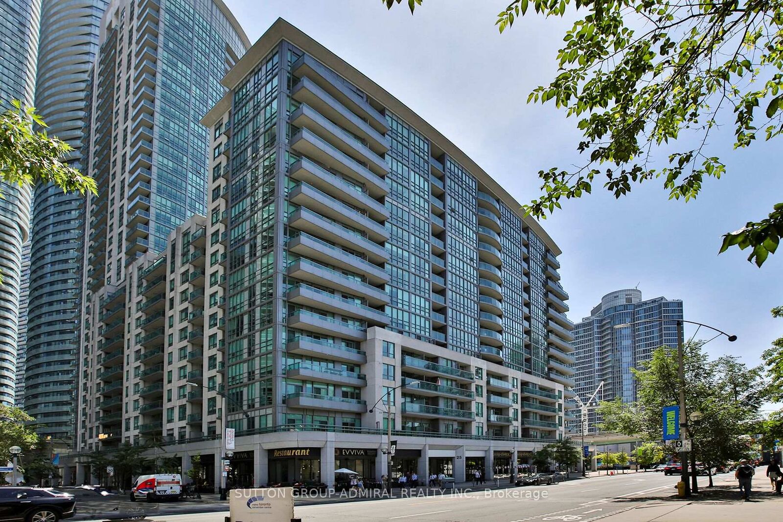 Property Photo:  25 Lower Simcoe Street 1017  ON M5J 3A1 