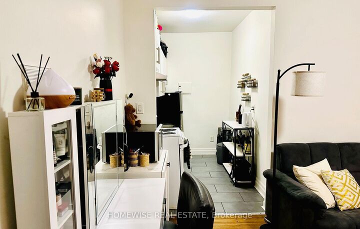 Property Photo:  1 Triller Avenue 209  ON M6K 3B7 